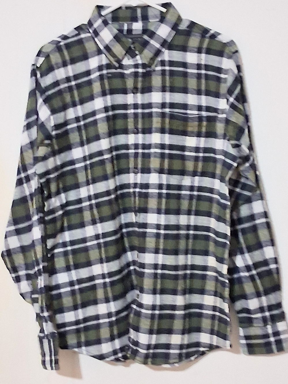 Plaid Long-Sleeve Button-Up Shirt in Green and White